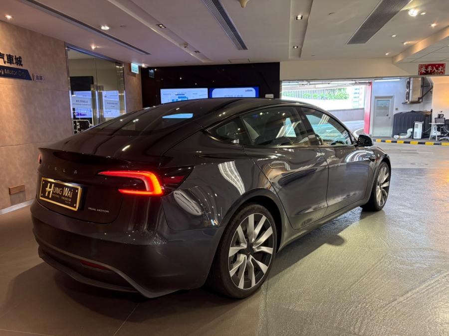 Model 3 Long Range AWD - Image 2